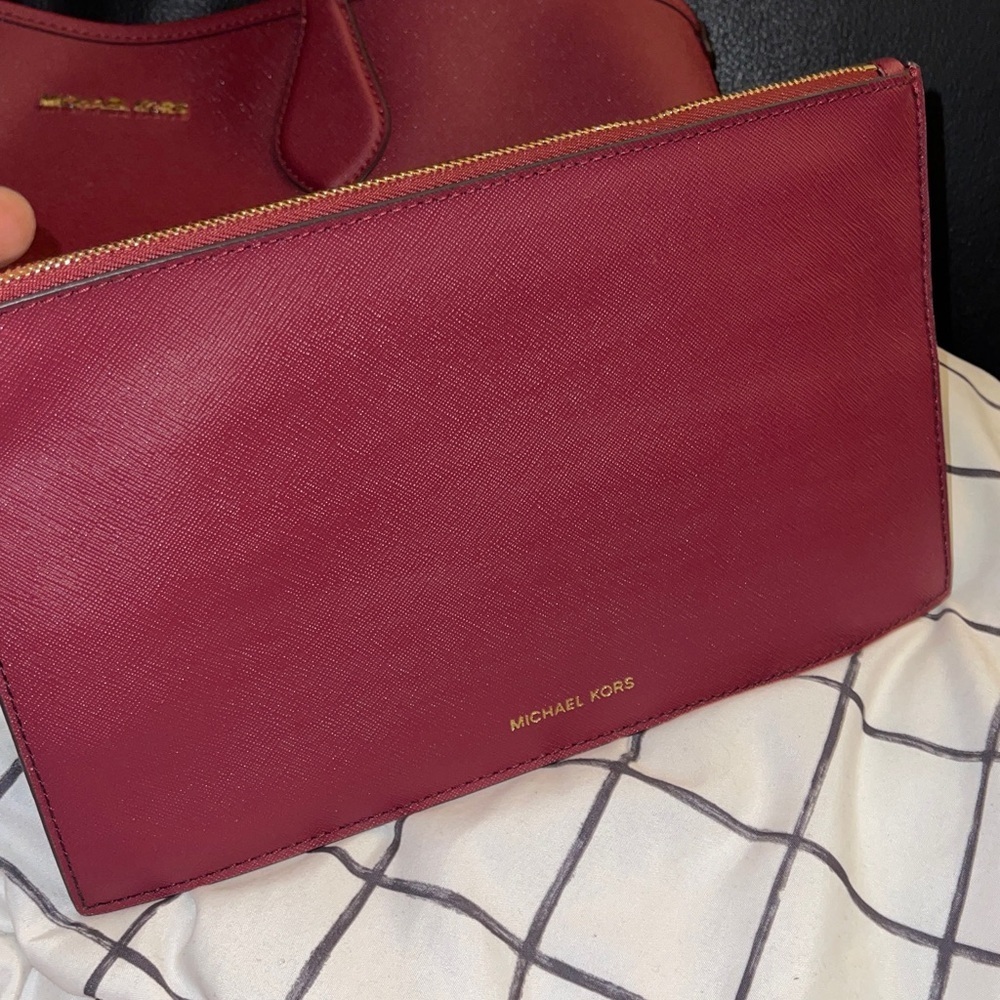 Michael Kors Saige Reversible Medium Tote Bag Shoulder Handbag and clutch Only - Picture 12 of 16
